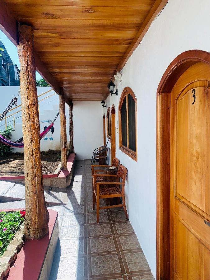 Hostal White House Galapagos Puerto Ayora  Eksteriør bilde