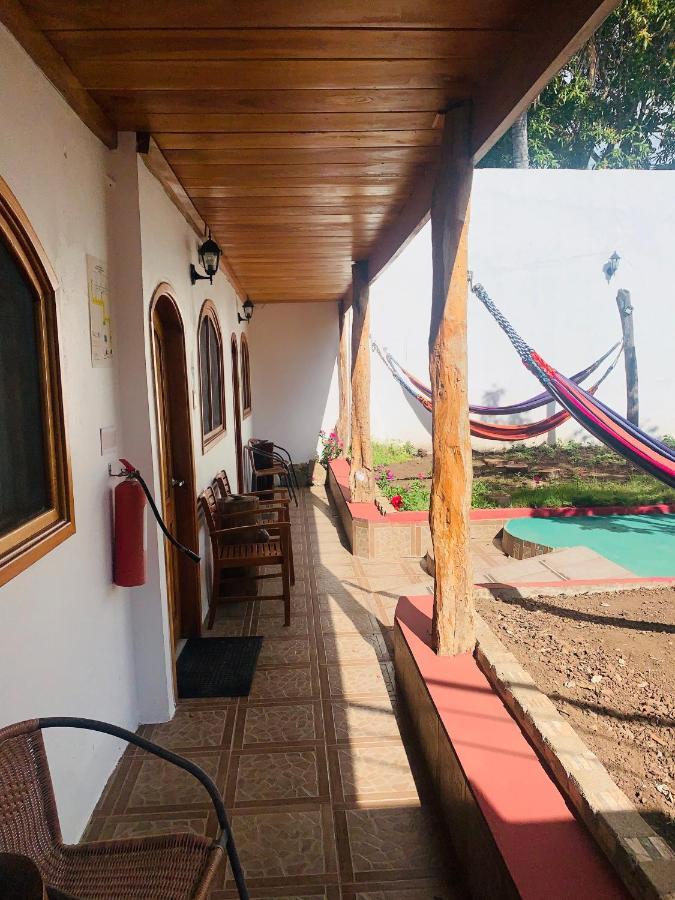 Hostal White House Galapagos Puerto Ayora  Eksteriør bilde