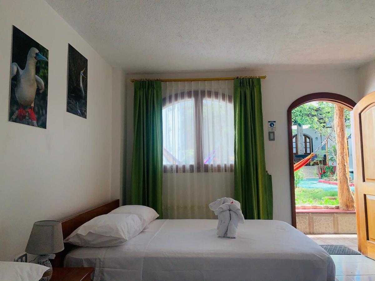 Hostal White House Galapagos Puerto Ayora  Eksteriør bilde