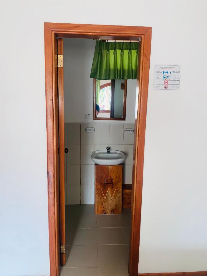 Hostal White House Galapagos Puerto Ayora  Eksteriør bilde