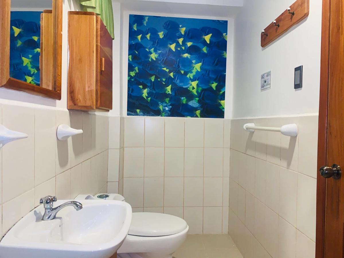 Hostal White House Galapagos Puerto Ayora  Eksteriør bilde