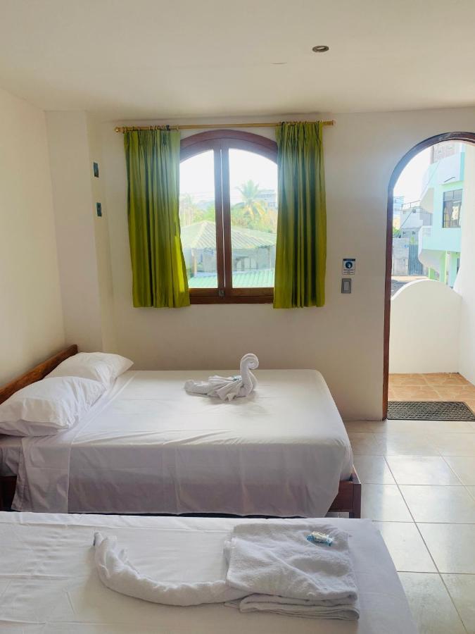 Hostal White House Galapagos Puerto Ayora  Eksteriør bilde