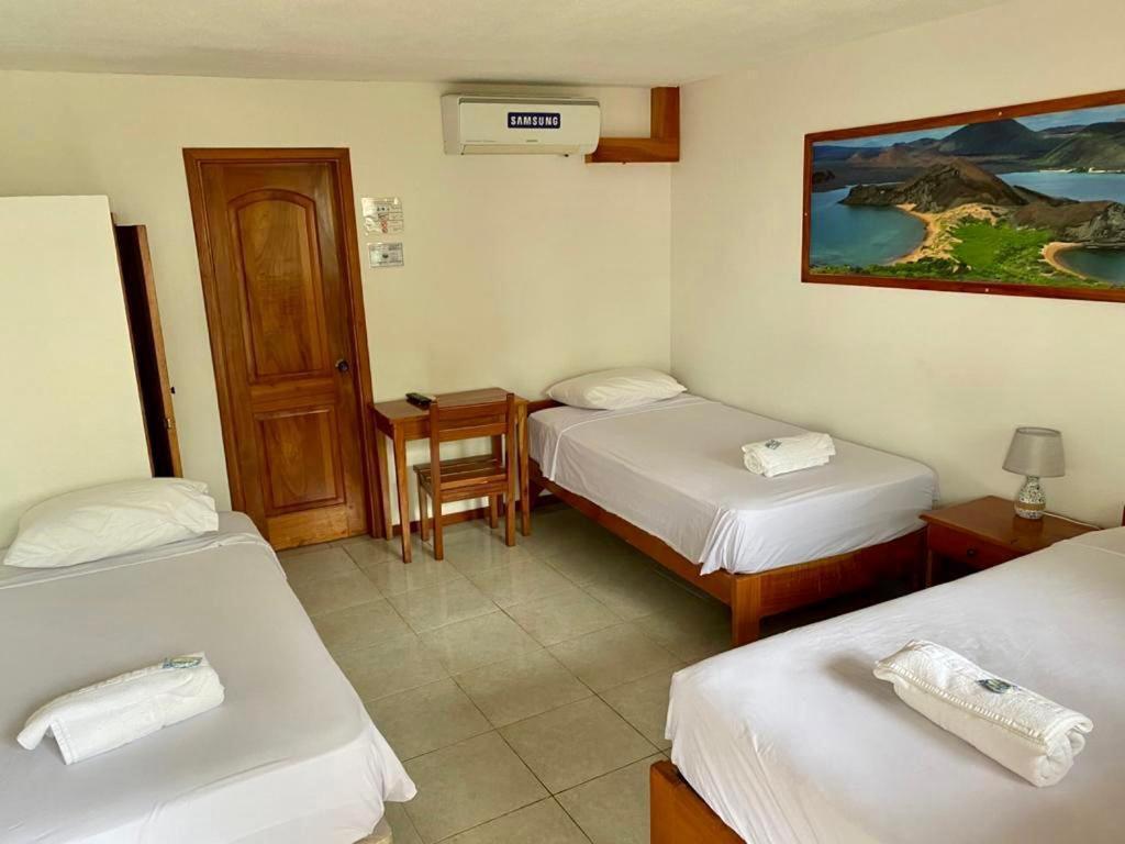 Hostal White House Galapagos Puerto Ayora  Eksteriør bilde