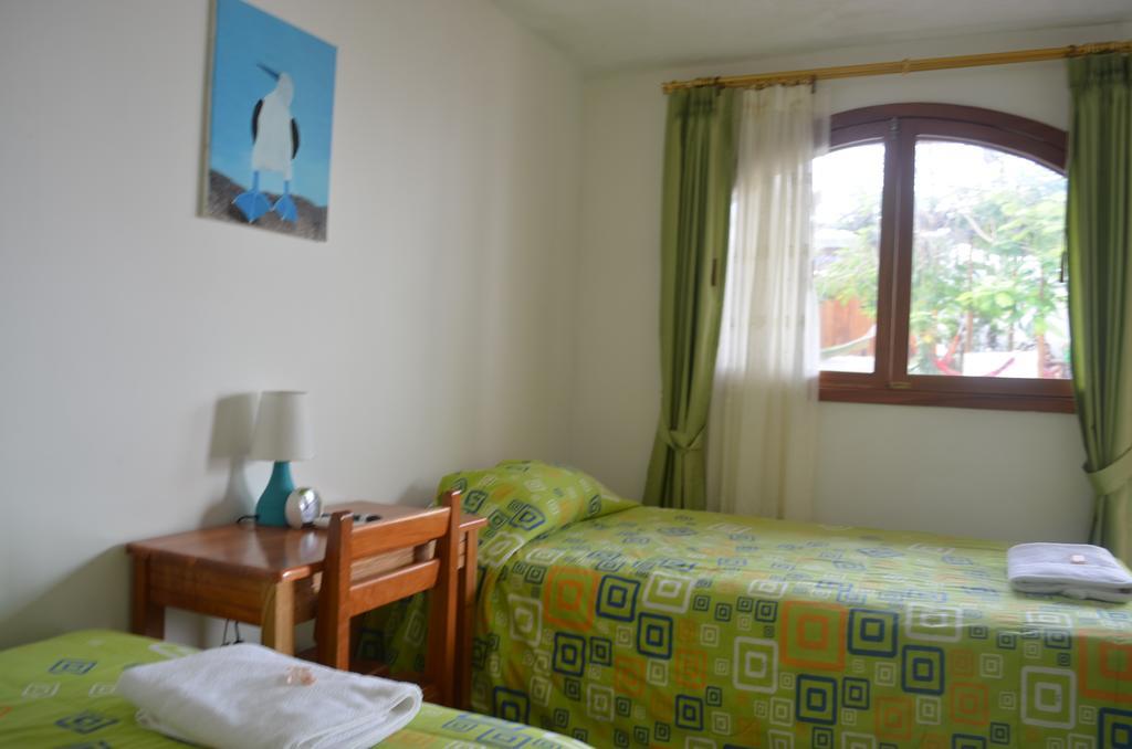 Hostal White House Galapagos Puerto Ayora  Eksteriør bilde