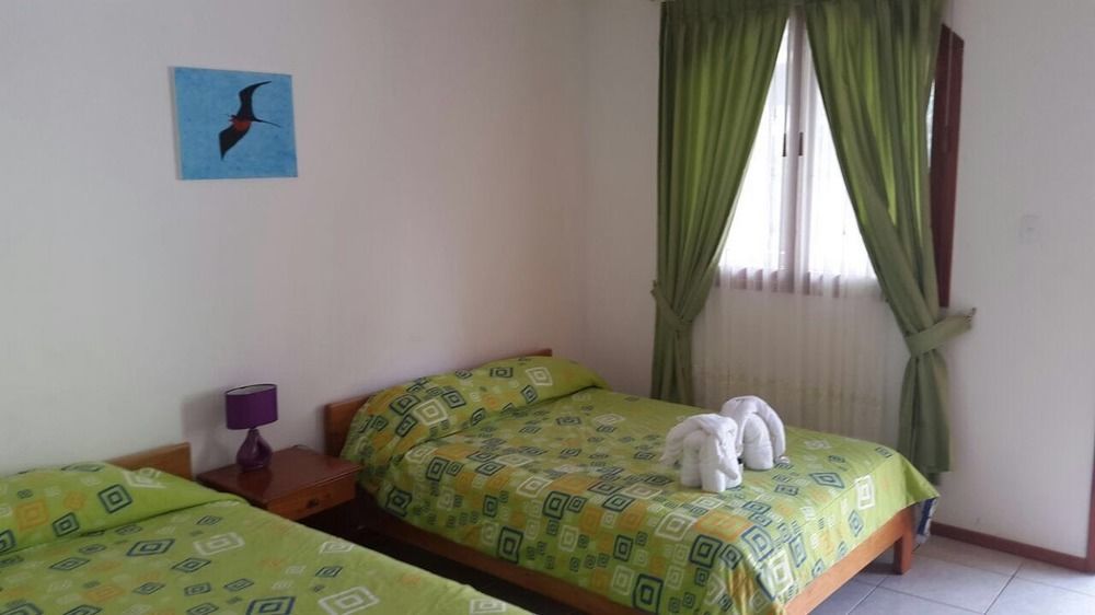 Hostal White House Galapagos Puerto Ayora  Eksteriør bilde
