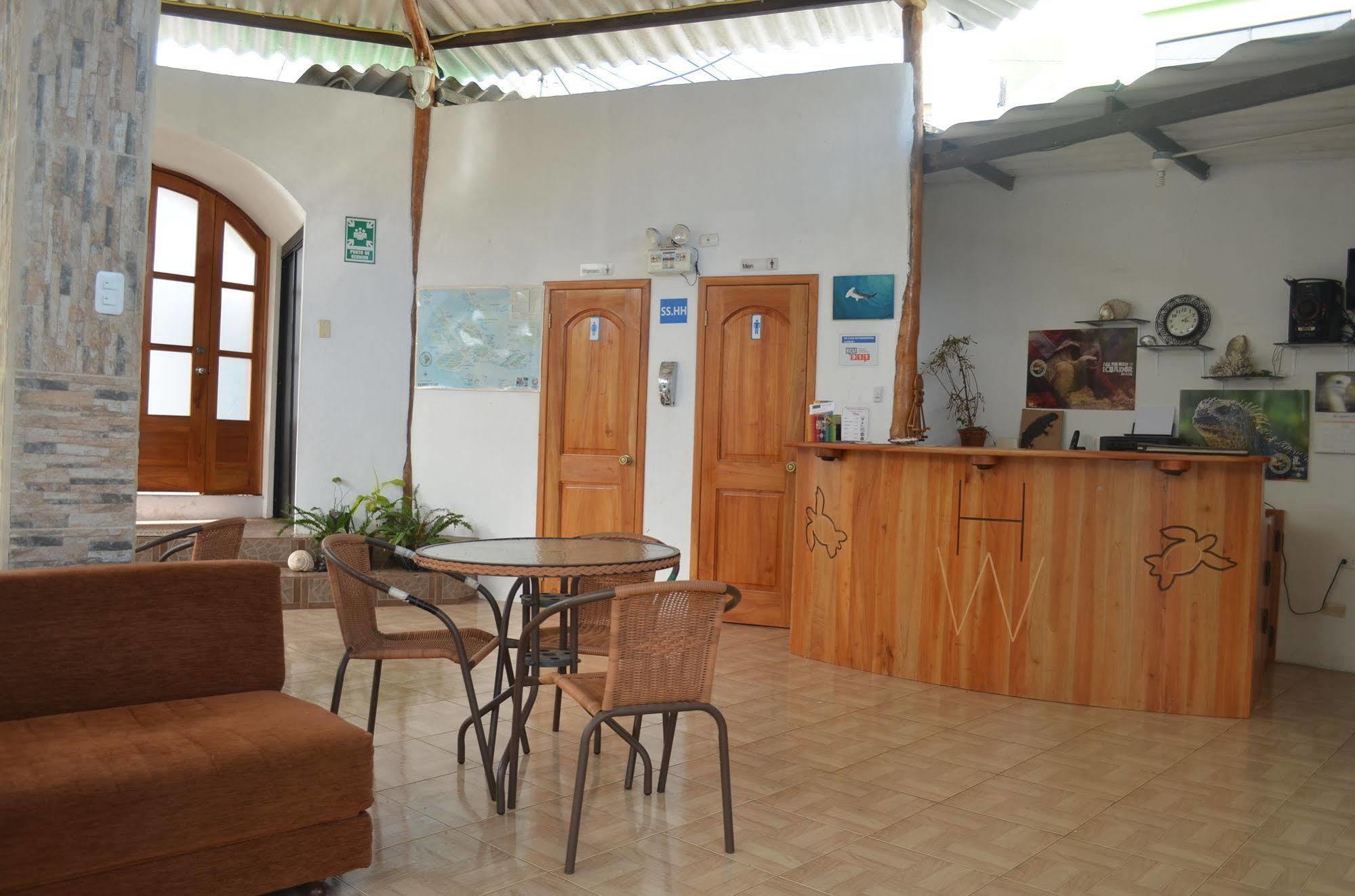 Hostal White House Galapagos Puerto Ayora  Eksteriør bilde