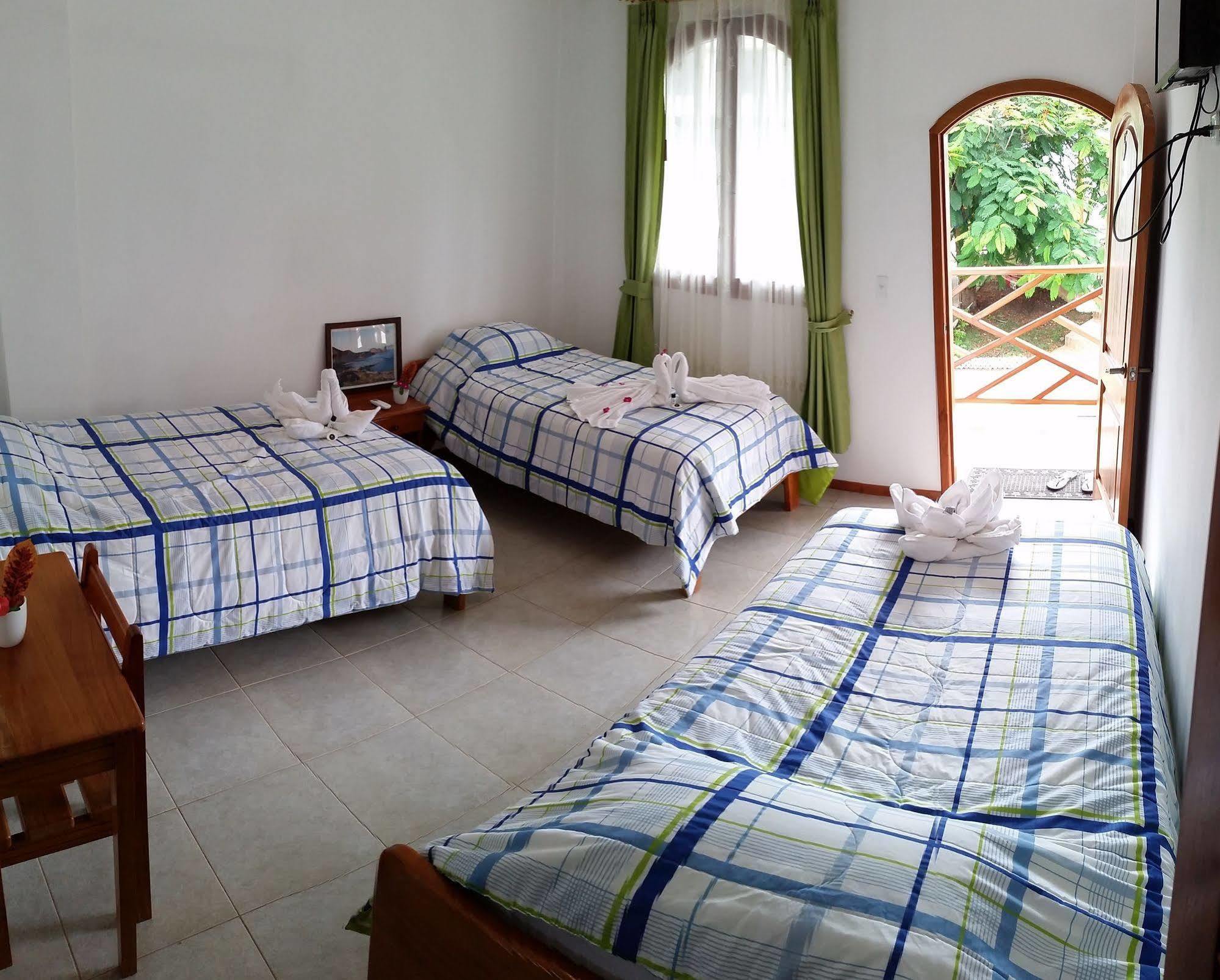Hostal White House Galapagos Puerto Ayora  Eksteriør bilde