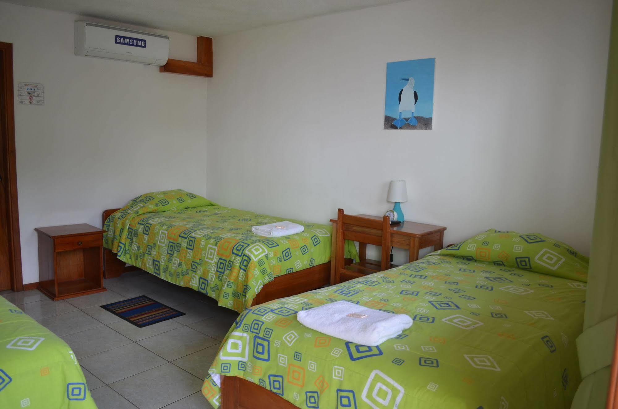 Hostal White House Galapagos Puerto Ayora  Eksteriør bilde