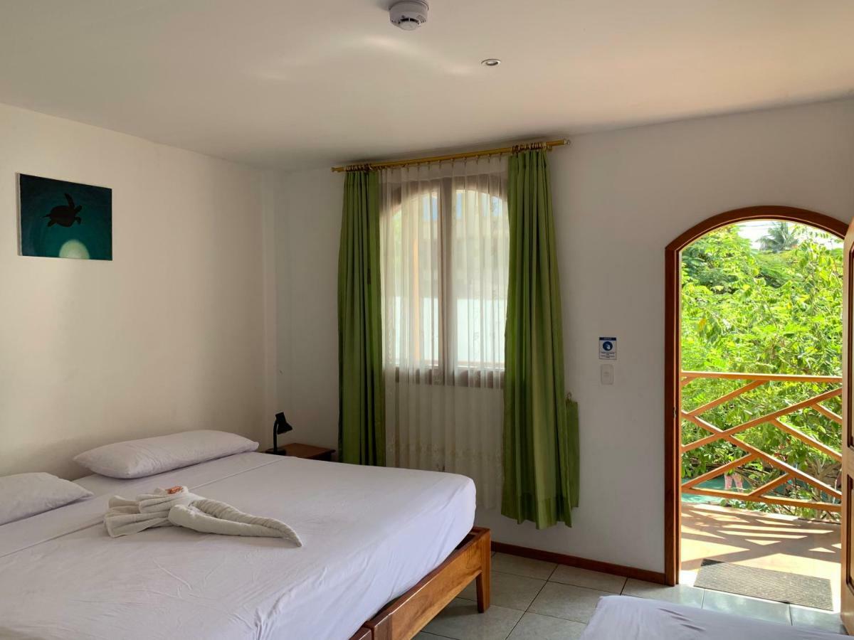 Hostal White House Galapagos Puerto Ayora  Eksteriør bilde