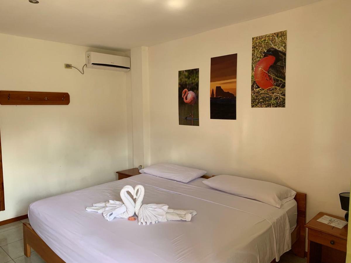 Hostal White House Galapagos Puerto Ayora  Eksteriør bilde