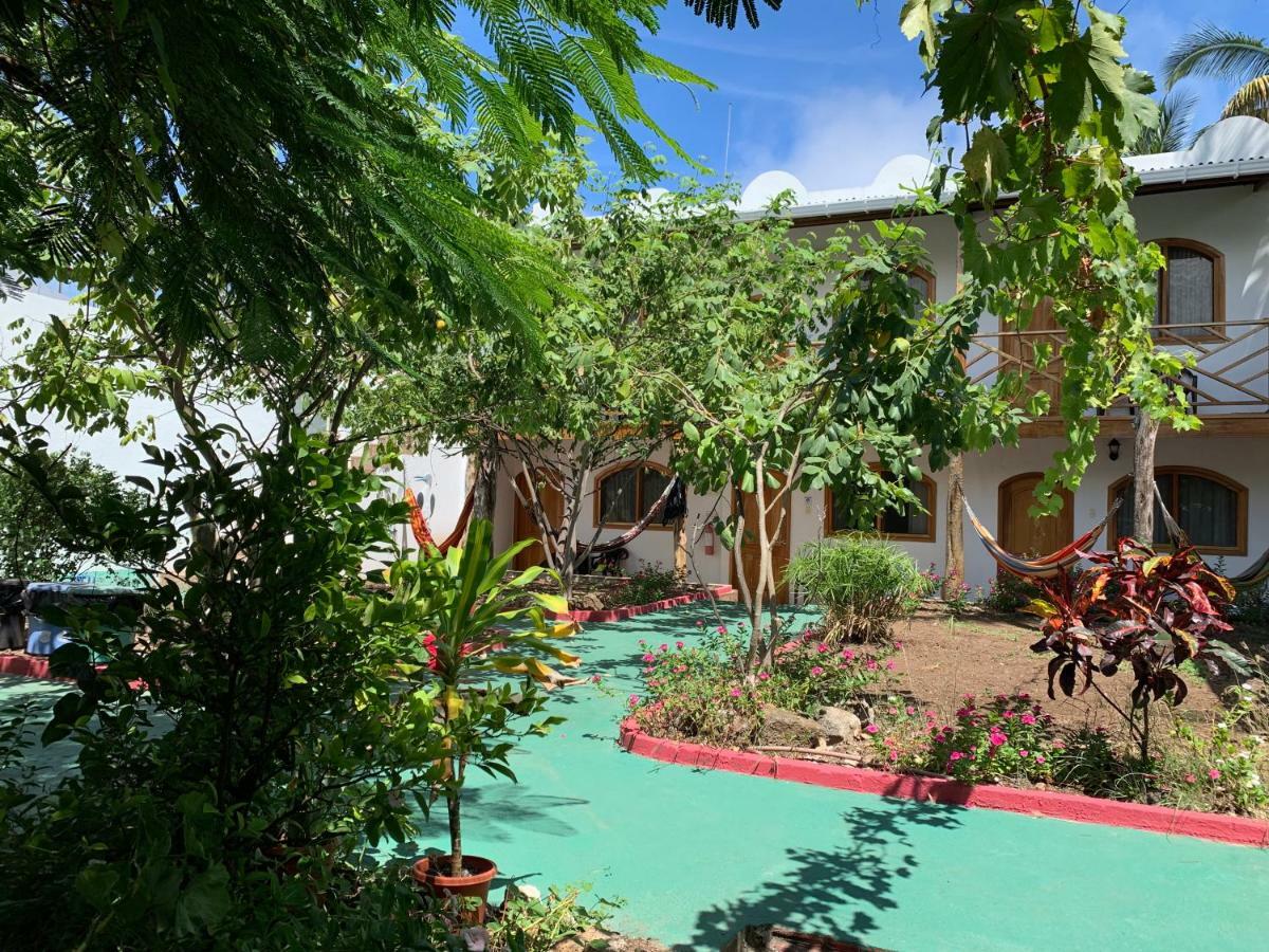 Hostal White House Galapagos Puerto Ayora  Eksteriør bilde